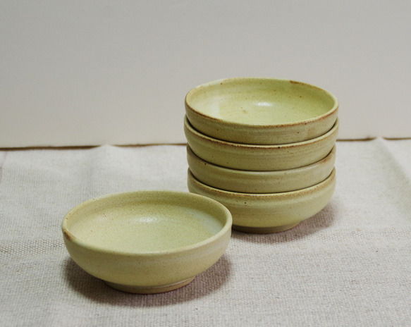 『Creema限定』苅安色の小皿5個セット 1枚目の画像