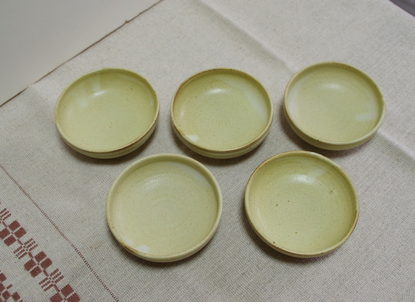 『Creema限定』苅安色の小皿5個セット 3枚目の画像
