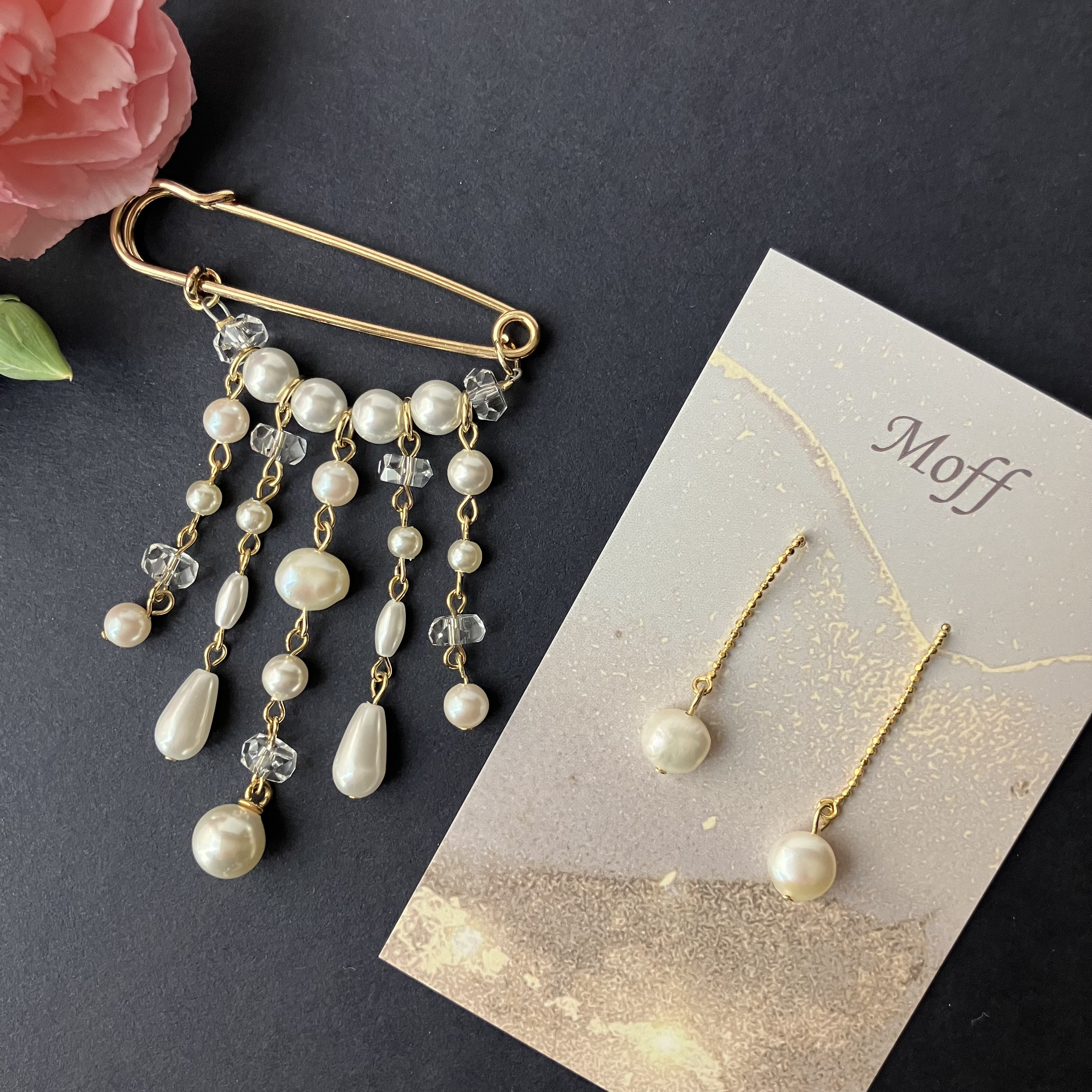 色が選べる淡水パールのブローチとアメリカンピアスのセット