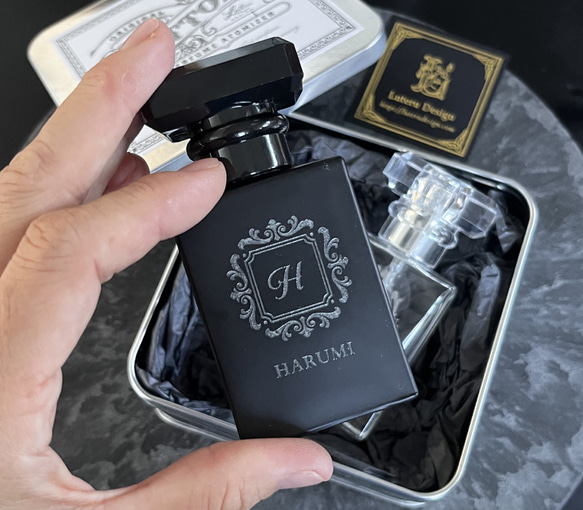 【名入れ】イニシャル＆名入れ香水ボトル 2枚目の画像