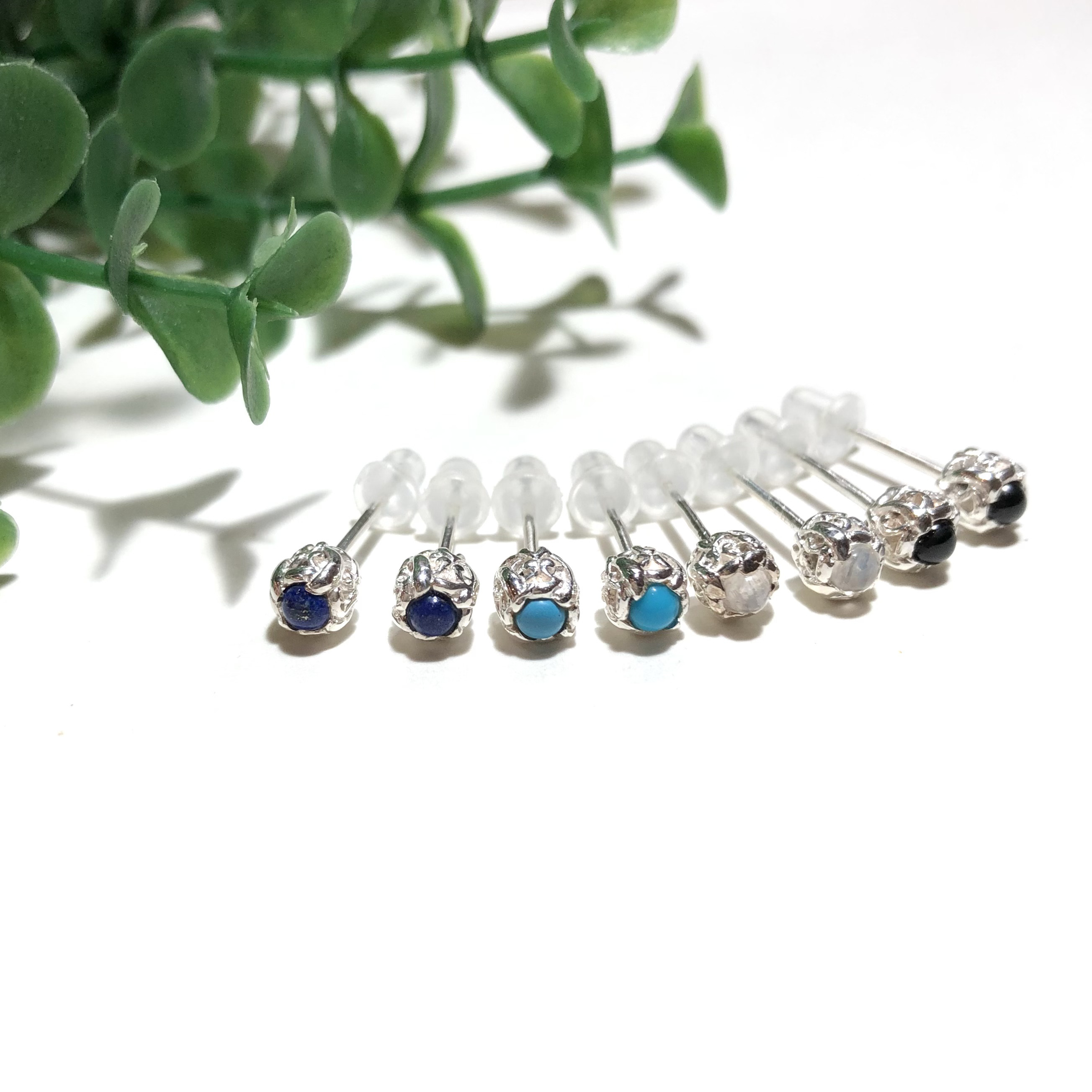 純銀製＊唐草枠天然石ピアス ラピスラズリ ターコイズ  ムーンストーン オニキス