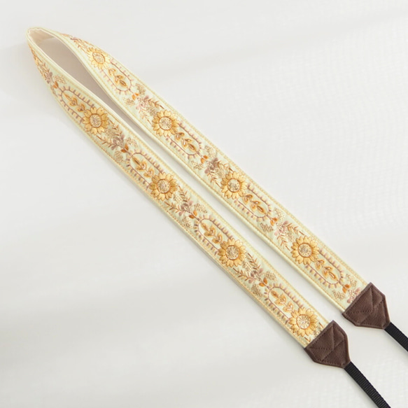 【アーチフラワー】イエロー　カメラストラップ　インド刺繍　帆布 2枚目の画像