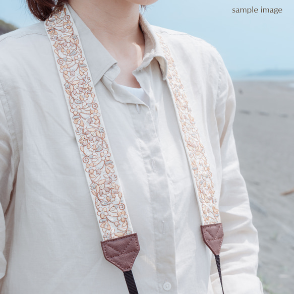 【アーチフラワー】イエロー　カメラストラップ　インド刺繍　帆布 8枚目の画像