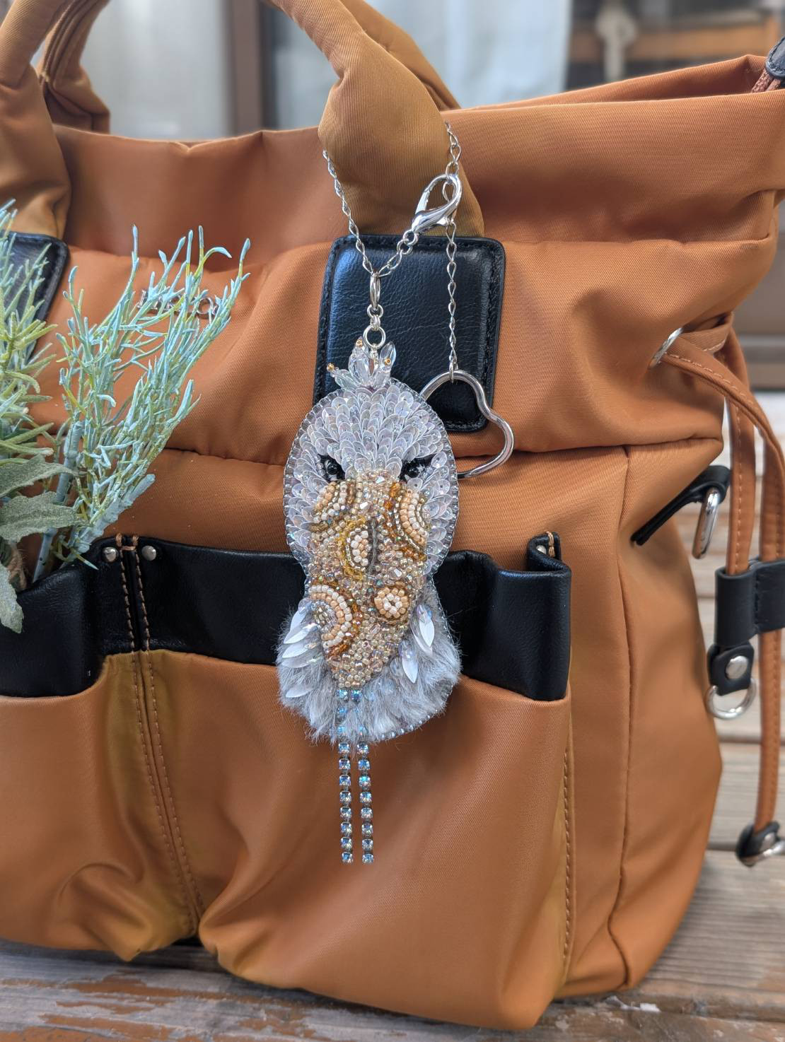 フランス製スパンコールとキラキラビーズで刺繍した ハシビロコウのバッグチャーム＆ブローチ