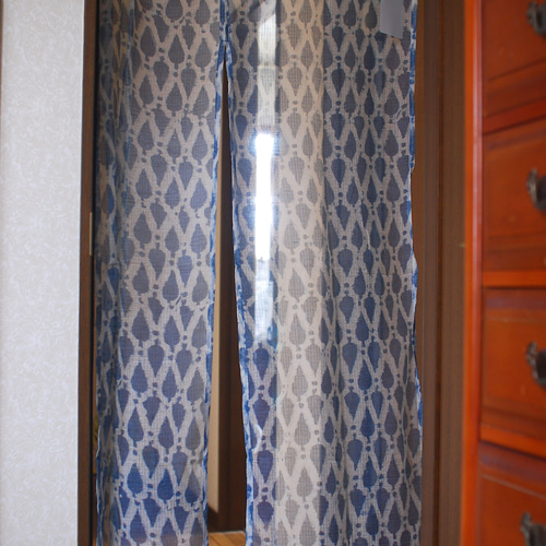 のれん☆インド綿☆藍染め風☆「コタドリアインディゴ ドロップ