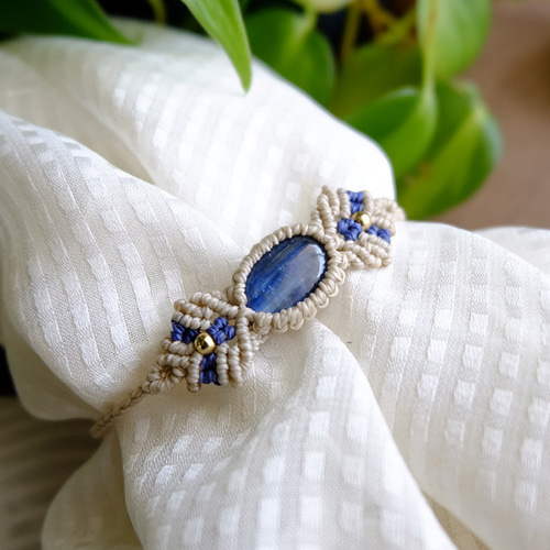 カイヤナイト（ネパール産）良質天然石 マクラメ編みブレスレット