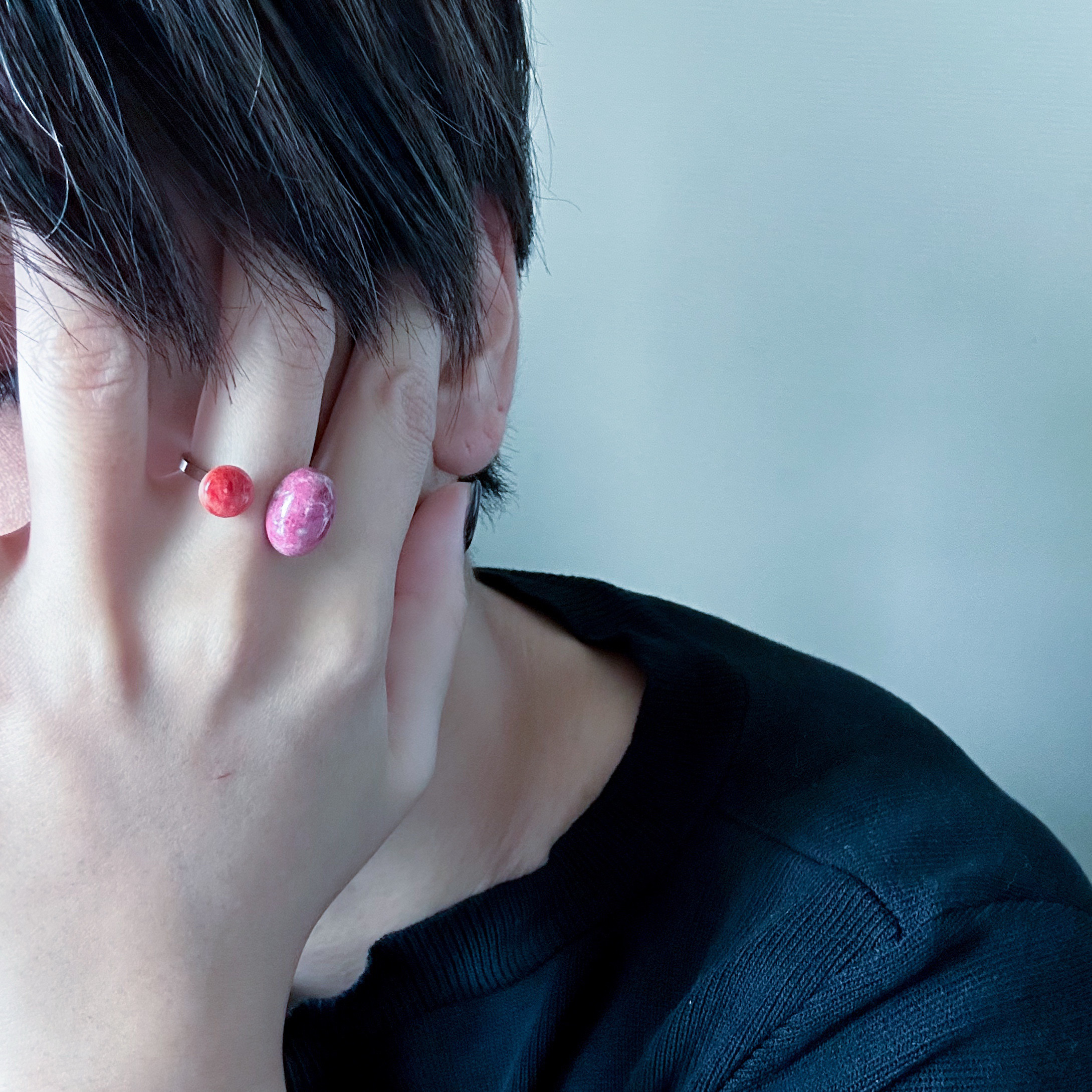 濃いピンク×朱色 オープンリング 春 レトロ 着物の柄のような和テイストの大人指輪 モダン 琉装カラー