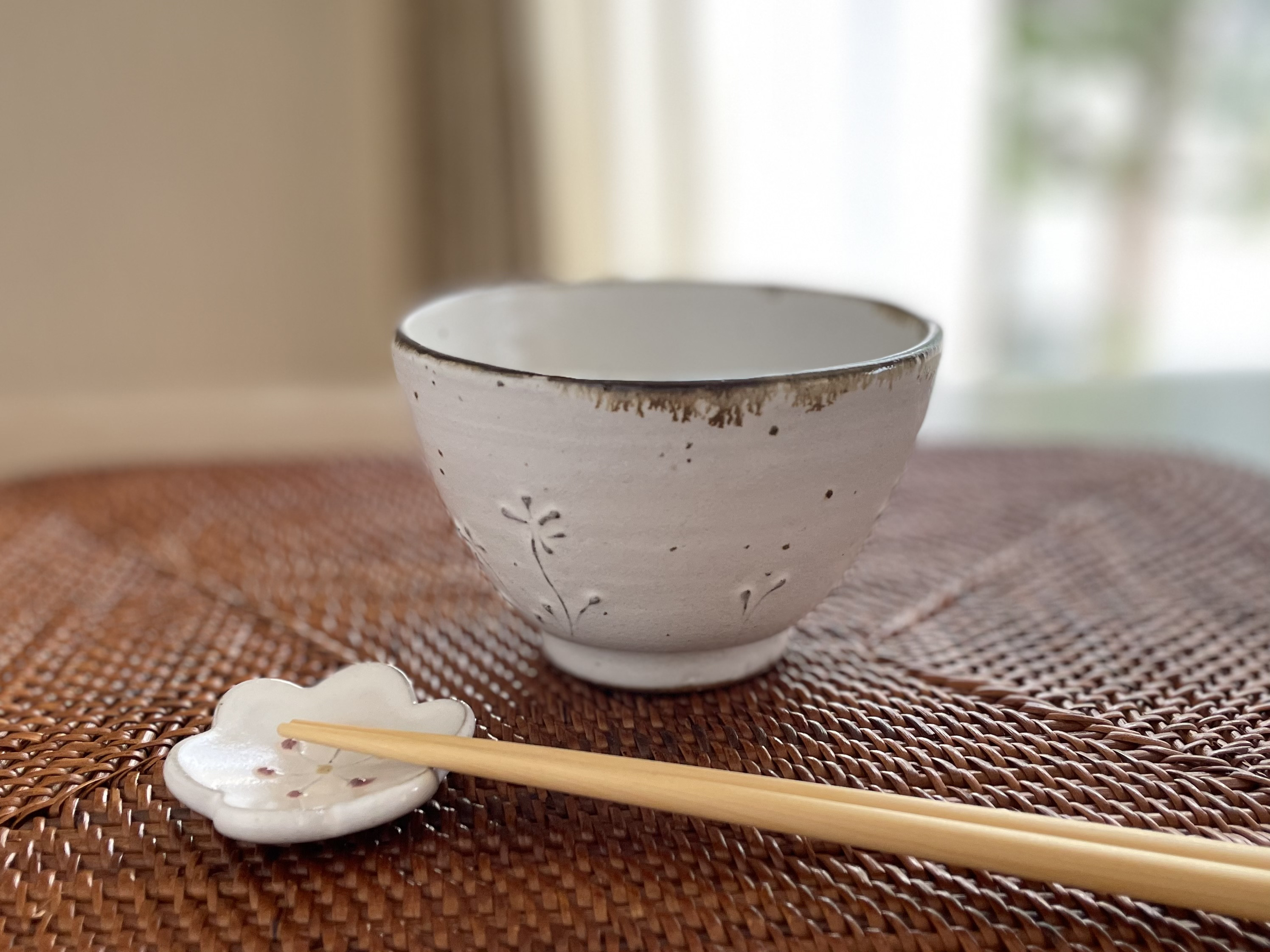 茶碗・めし碗 Hv お茶碗・飯椀(白×花模様) 茶碗・めし碗 Carino 通販 19019433