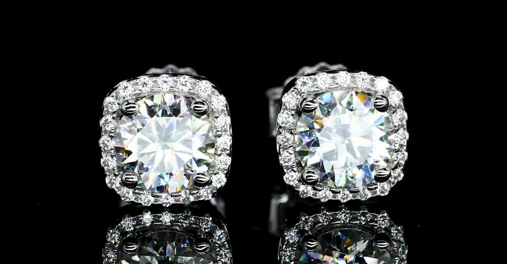 0.5ct and 0.5ct　モアサナイト　ピアス　ゴールドジュエリー　キラキラ　ラグジュアリー　　k18 a0n5u