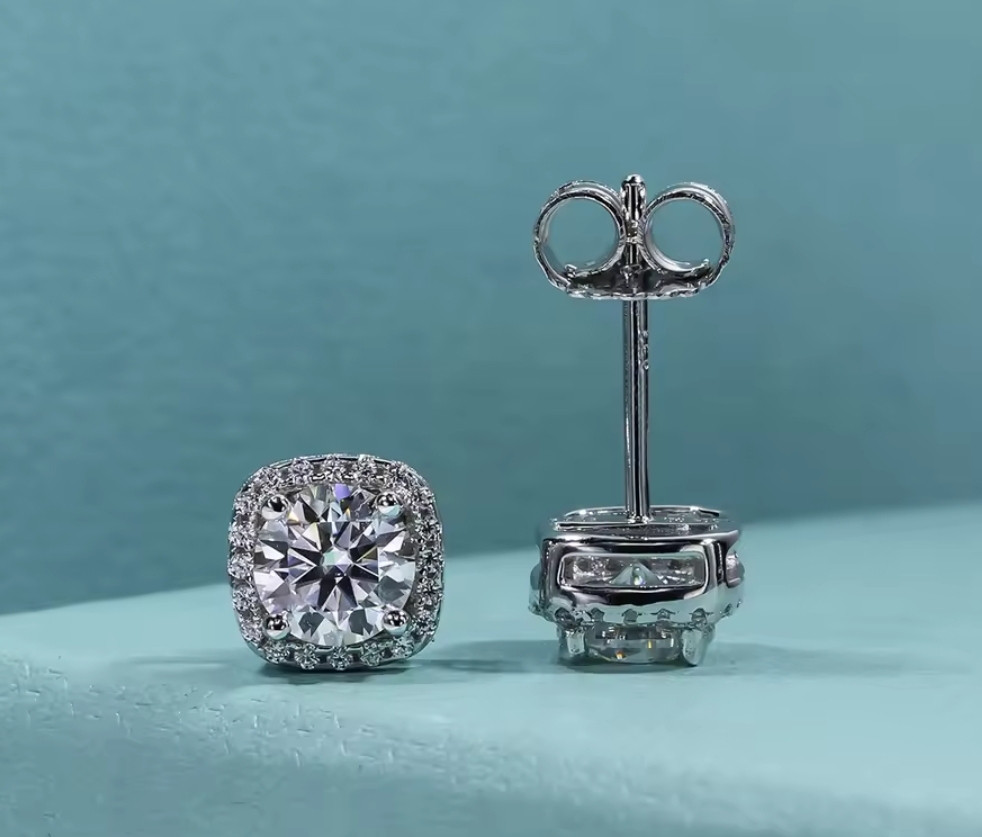 0.5ct and 0.5ct　モアサナイト　ピアス　ゴールドジュエリー　キラキラ　ラグジュアリー　　k18 a0n5u