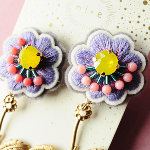 No Name ～名前のない花～ ＞『 Milky Violet 』イヤリング イヤリング