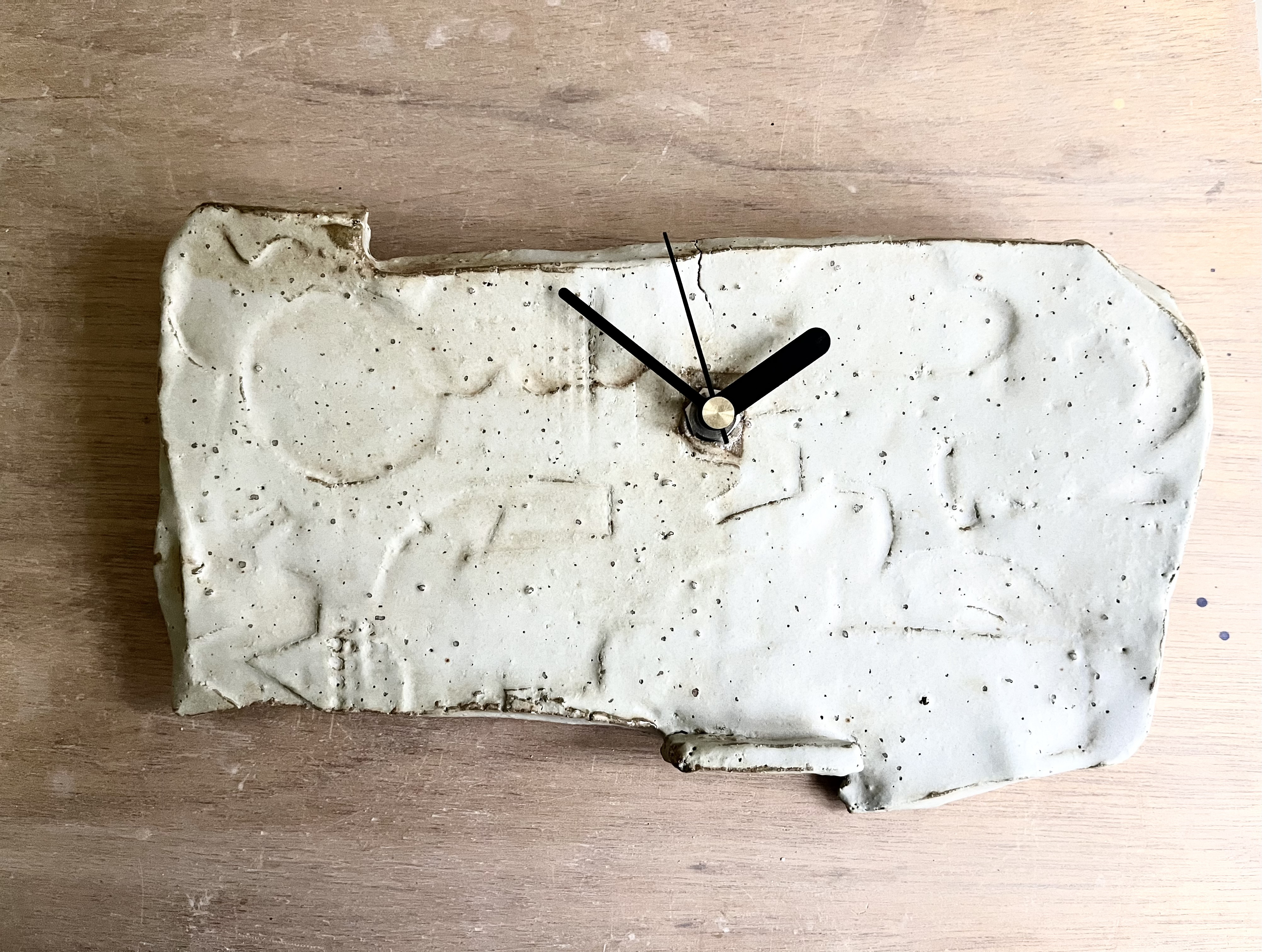 白POP象嵌 27cm角掛け時計