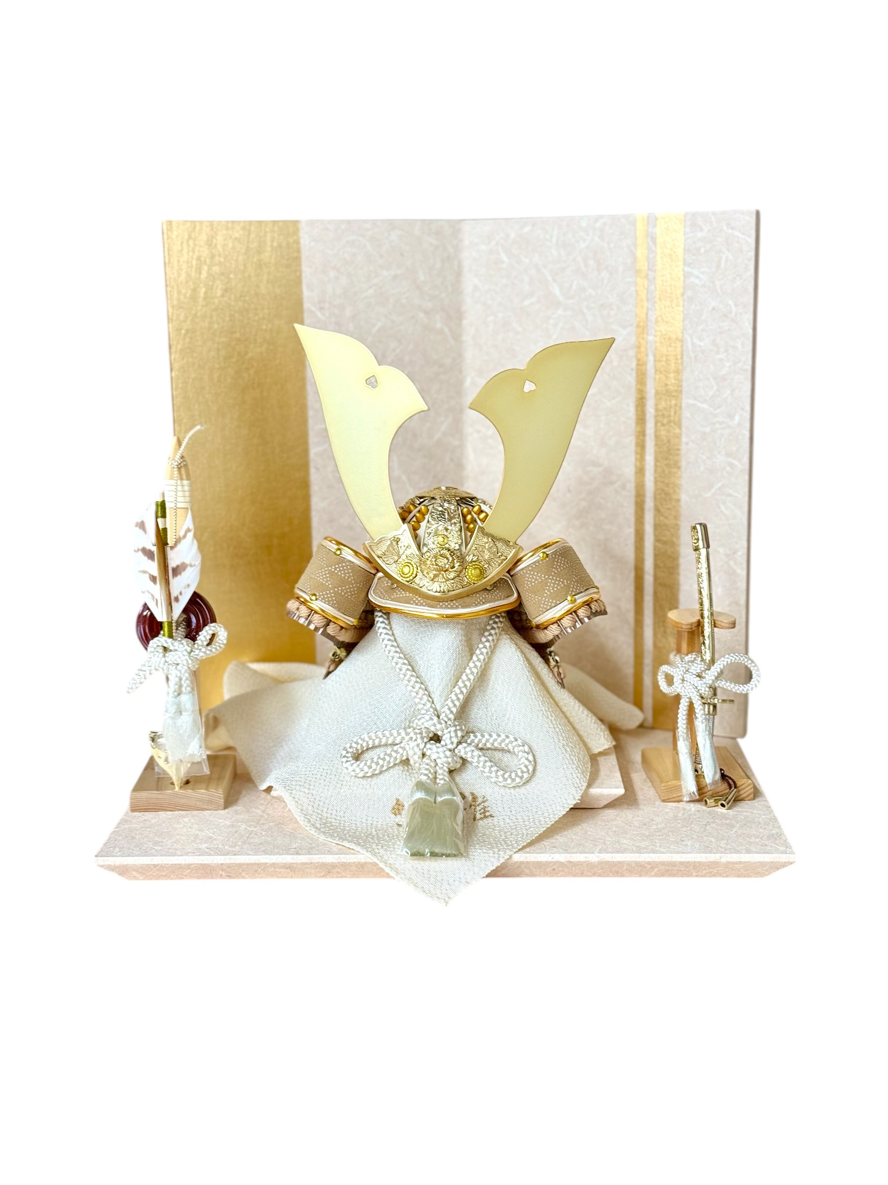 【五月人形】【コンパクト】【端午の節句】【平台飾り】HARU（はる）4号兜弓太刀付き飾り