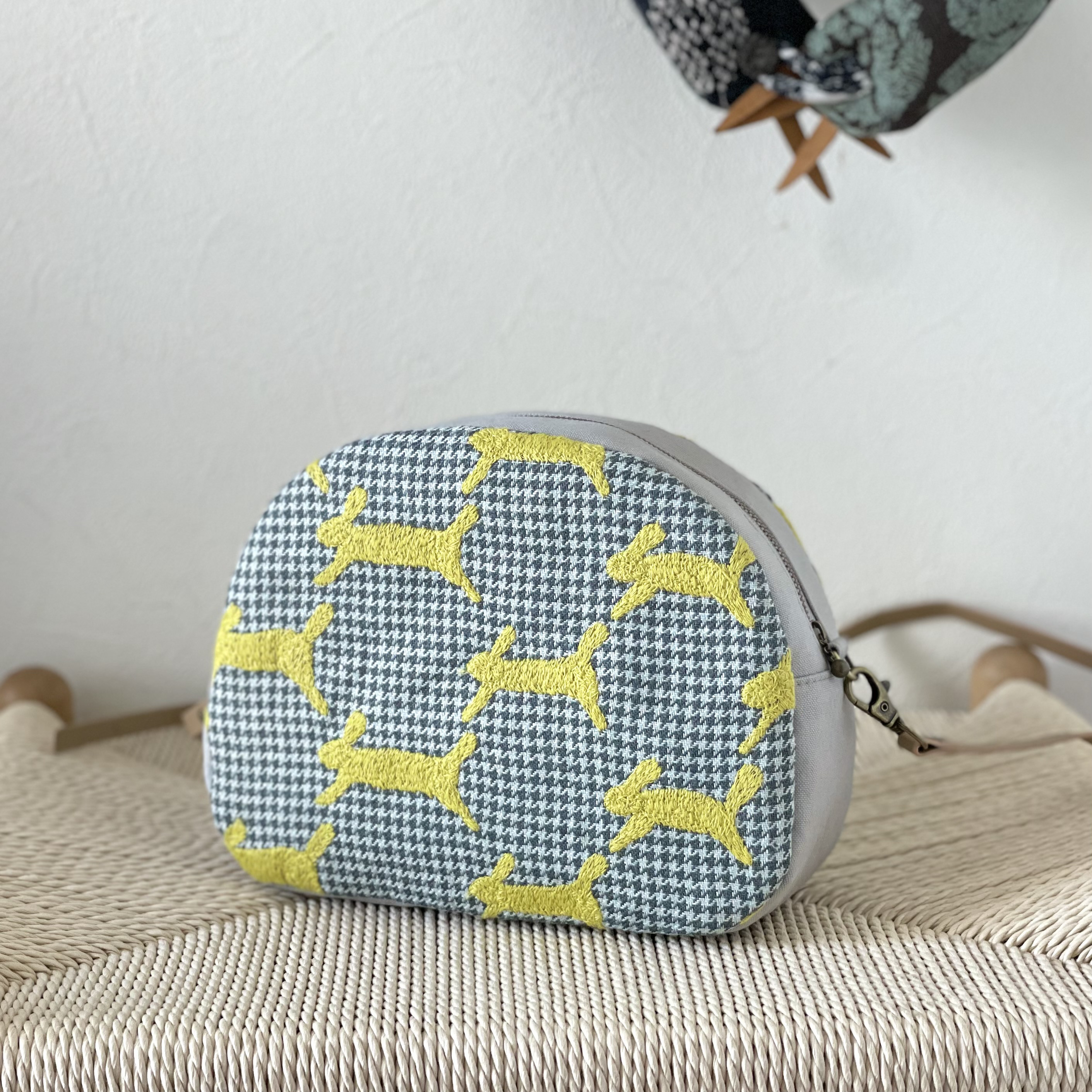 ⚮̈ミナペルホネン　runrunrun light green まるっこポシェット