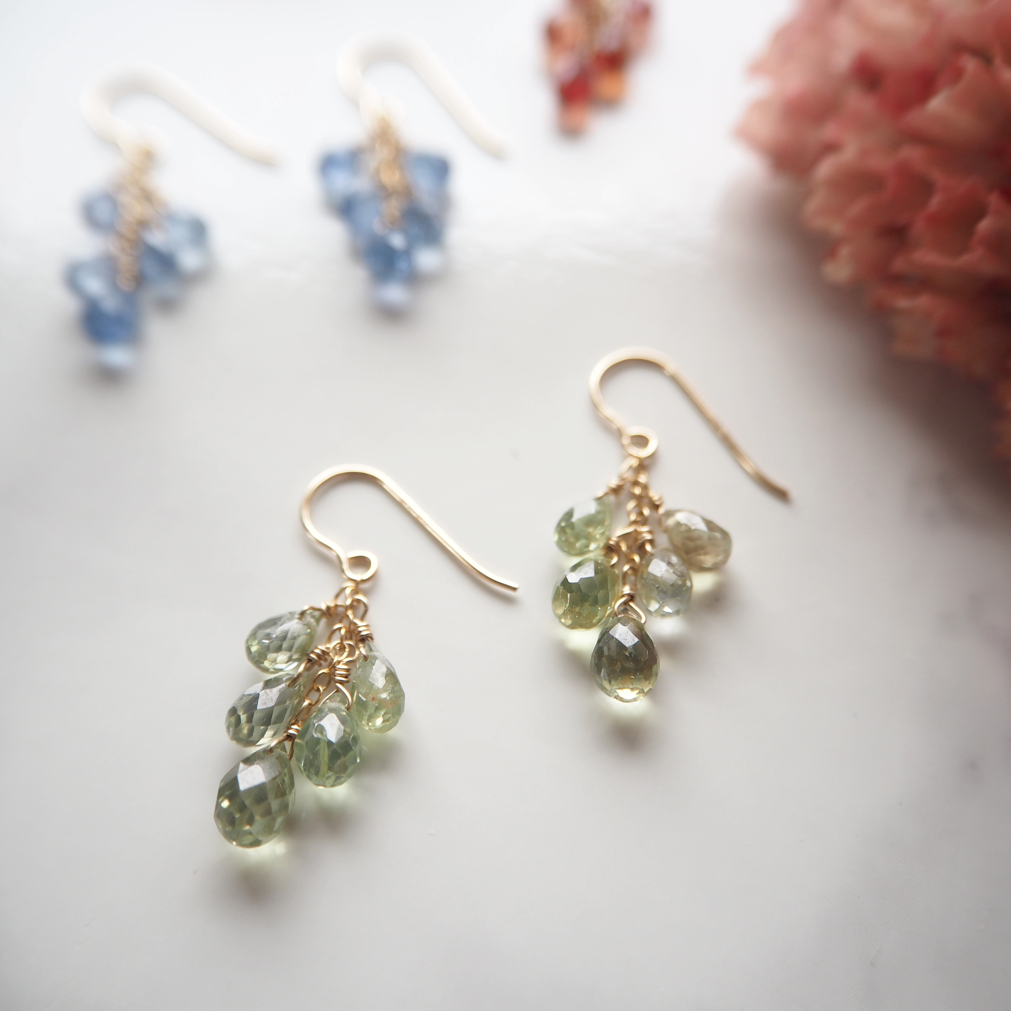 14Kgf×グリーンサファイアのぶどうピアス(イヤリング)