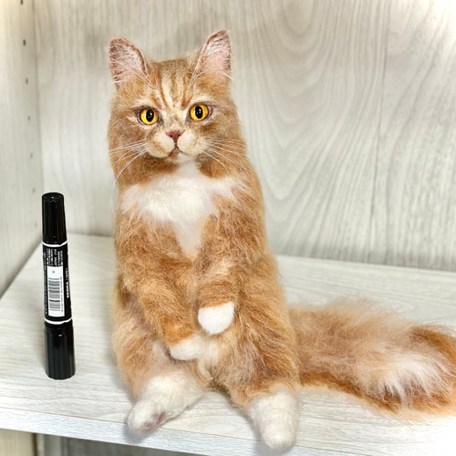 猫 羊毛フェルト 猫がいる風景🐈 ＊ さば白猫さん ちょっと乗り出し気味で