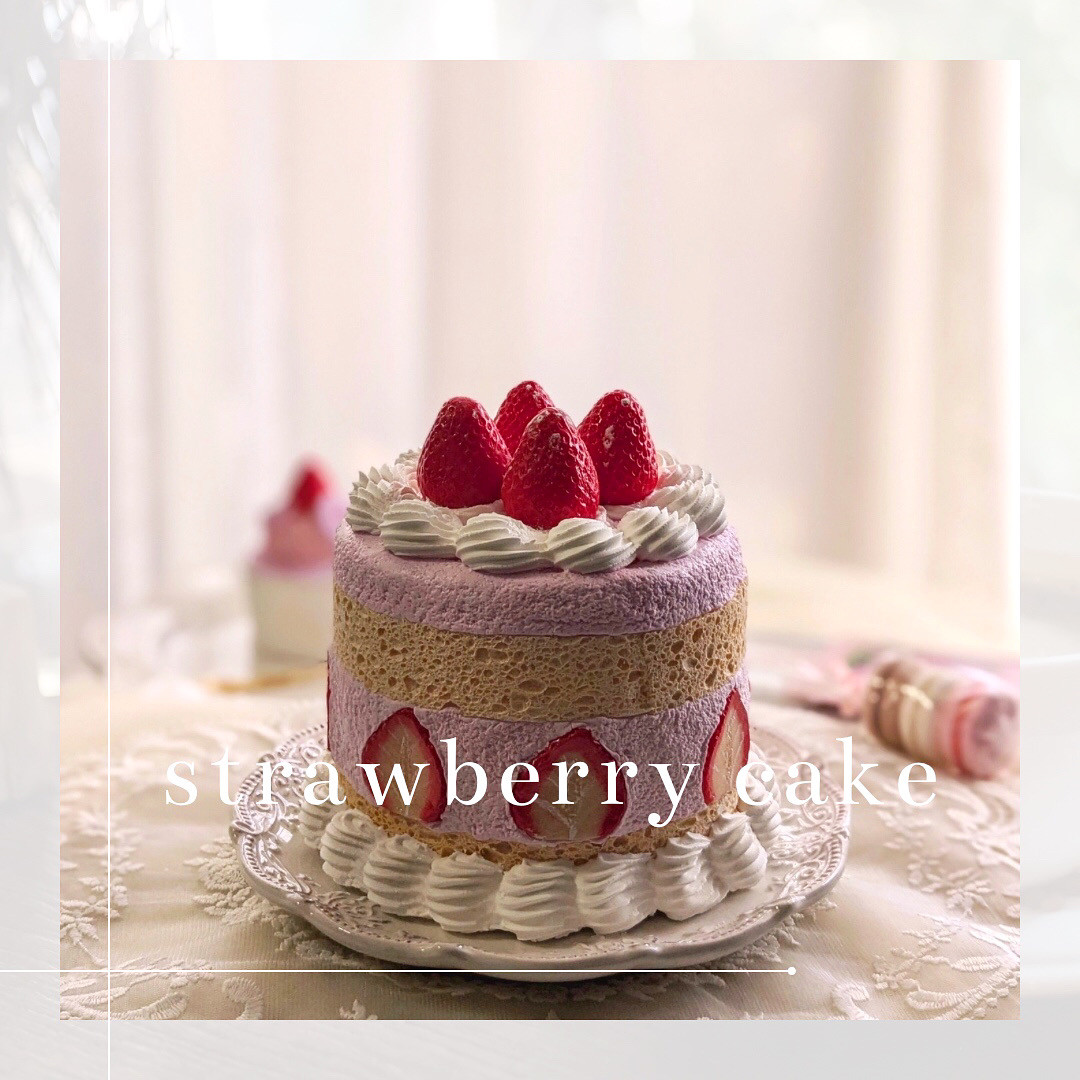 いちごホールケーキ　ディスプレイケーキ　クレイケーキ