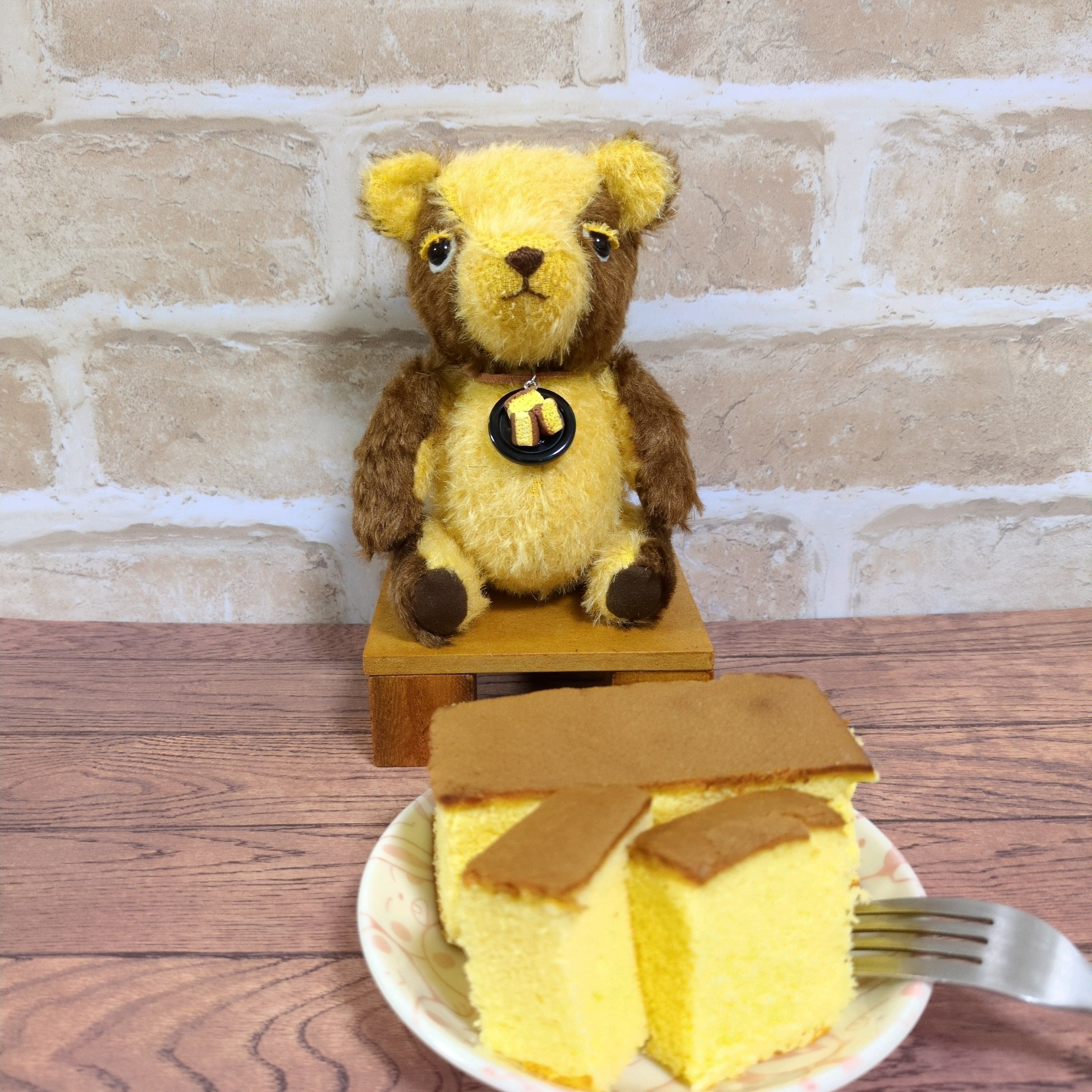 くまのぬいぐるみ　 ふんわりやわらかカステライメージのテディベア プレゼント　ギフト　記念品　ごほうび　カステラ好き