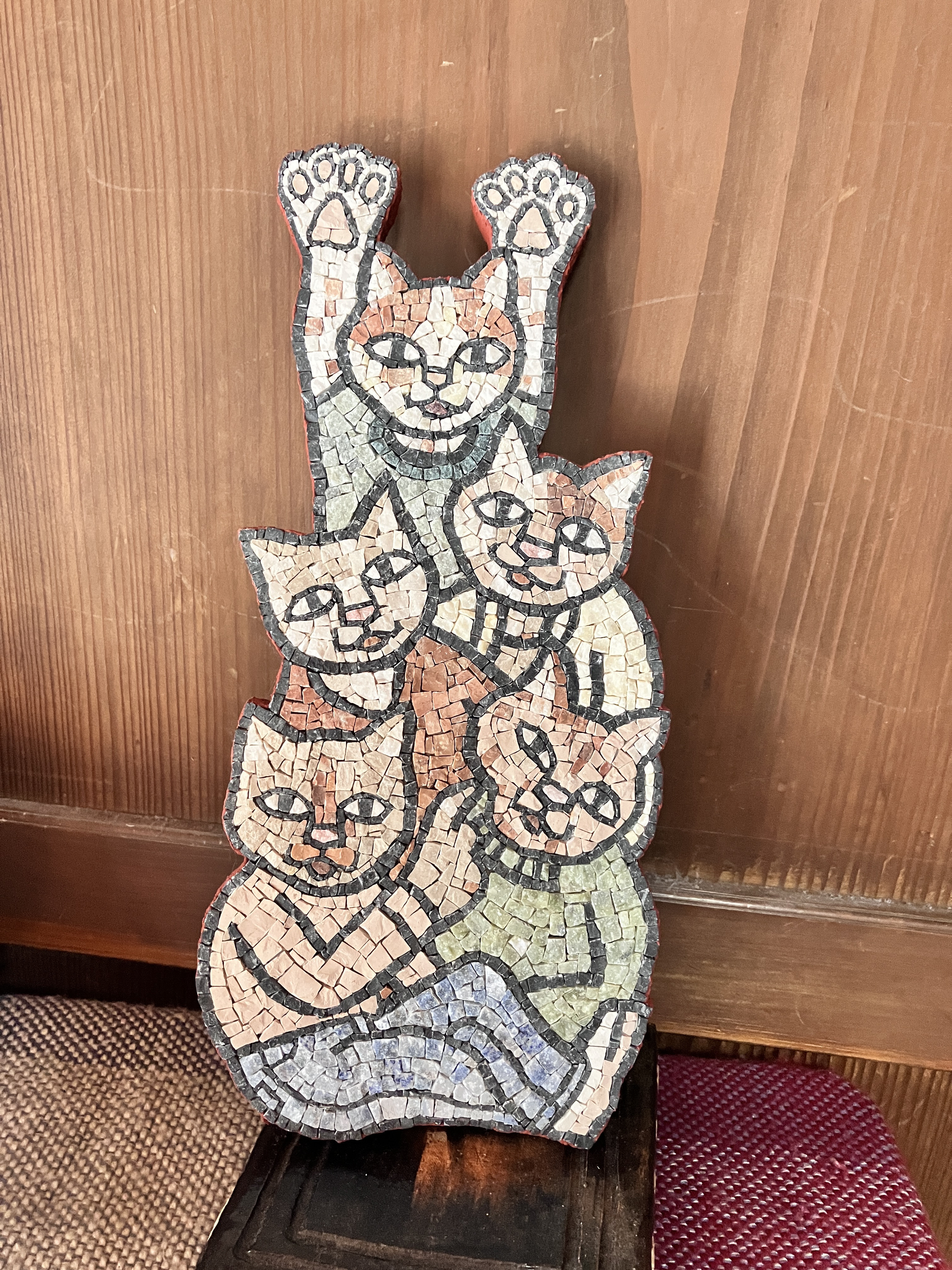 5匹のネコ　万歳ネコ