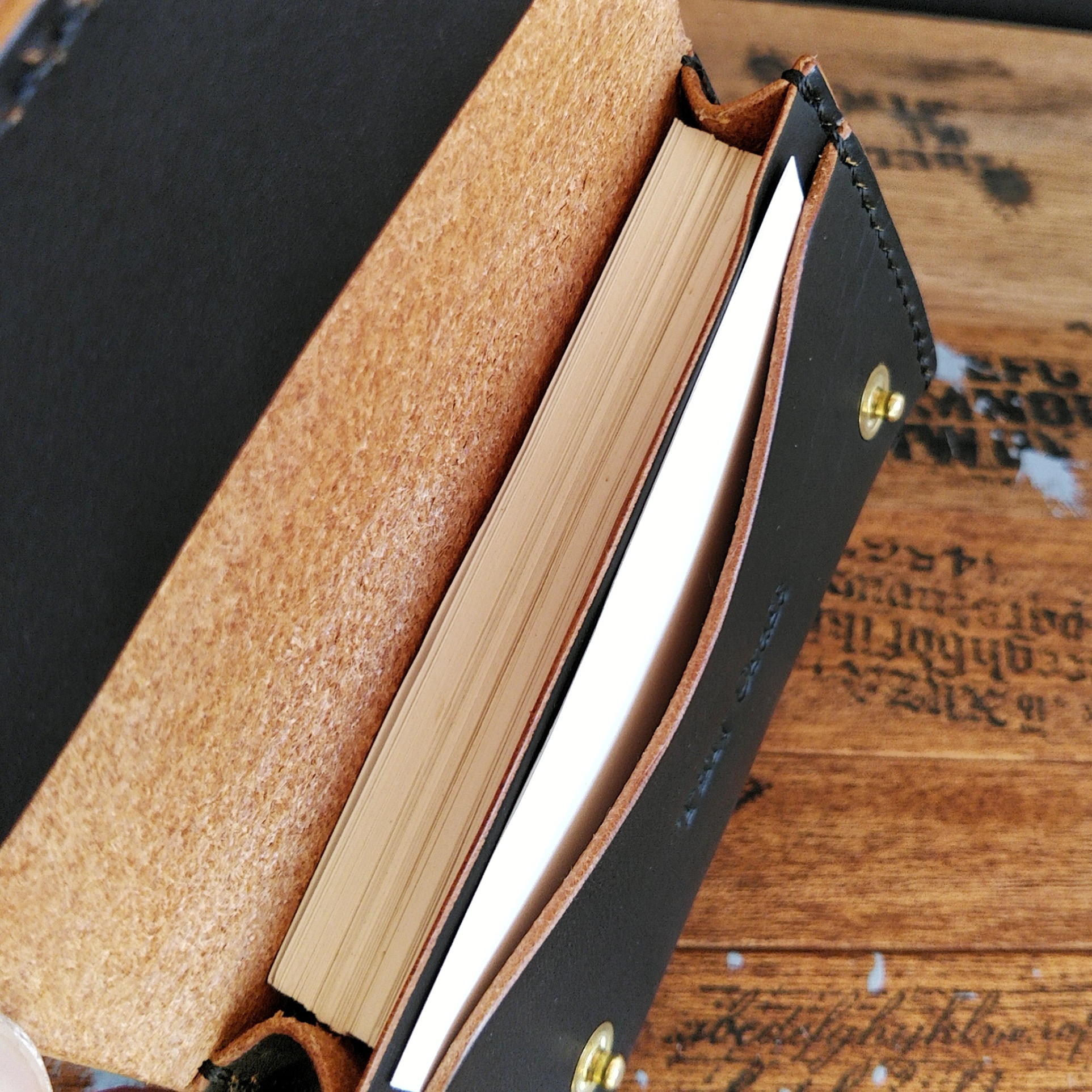 【栃木レザー　茶芯ブラック】 名刺入れ・カードケース