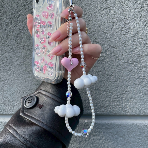 高品質】雲×ハート×クリスタルのストラップ/ハンドストラップ/スマホ