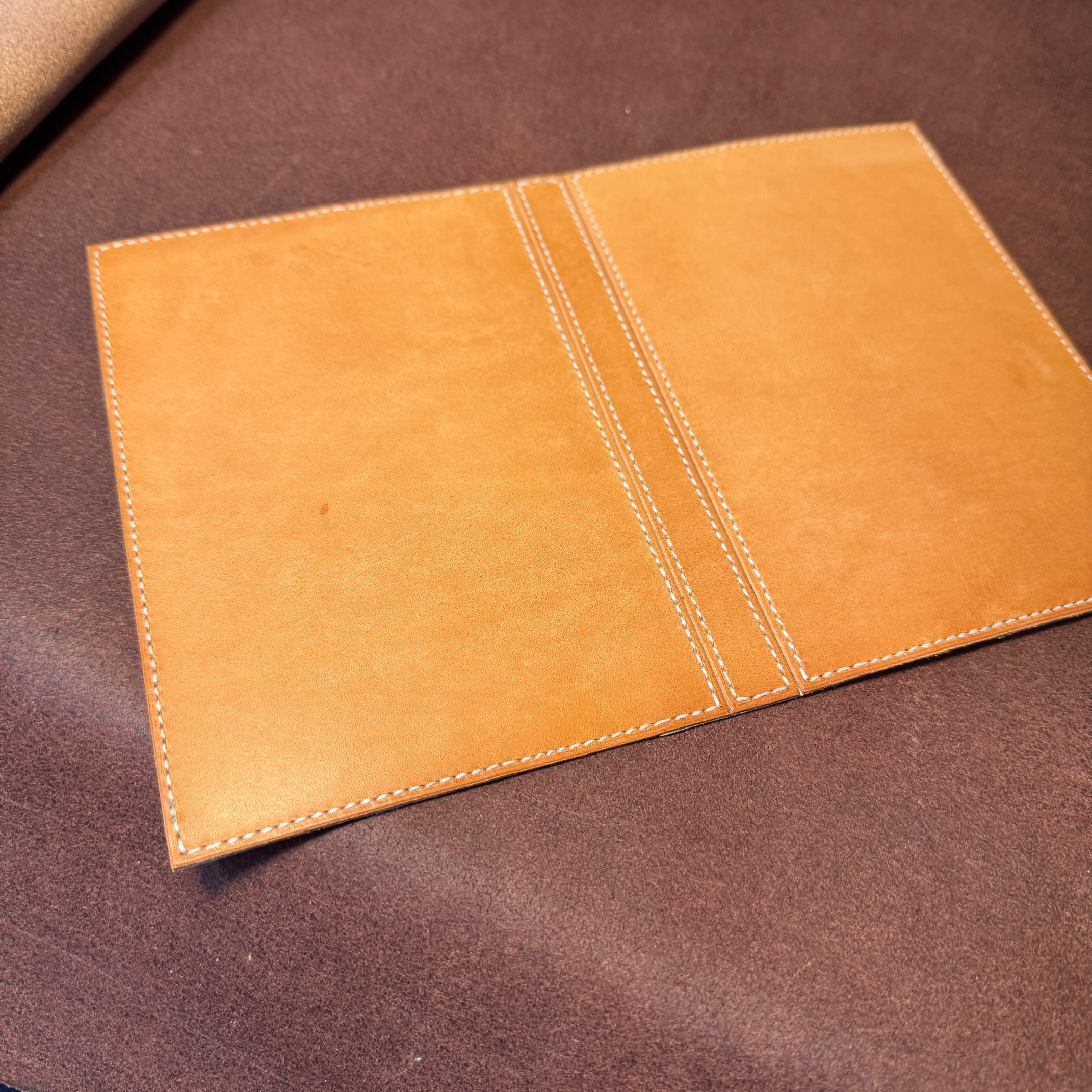 背表紙のある牛本革ブックカバー ナチュラル