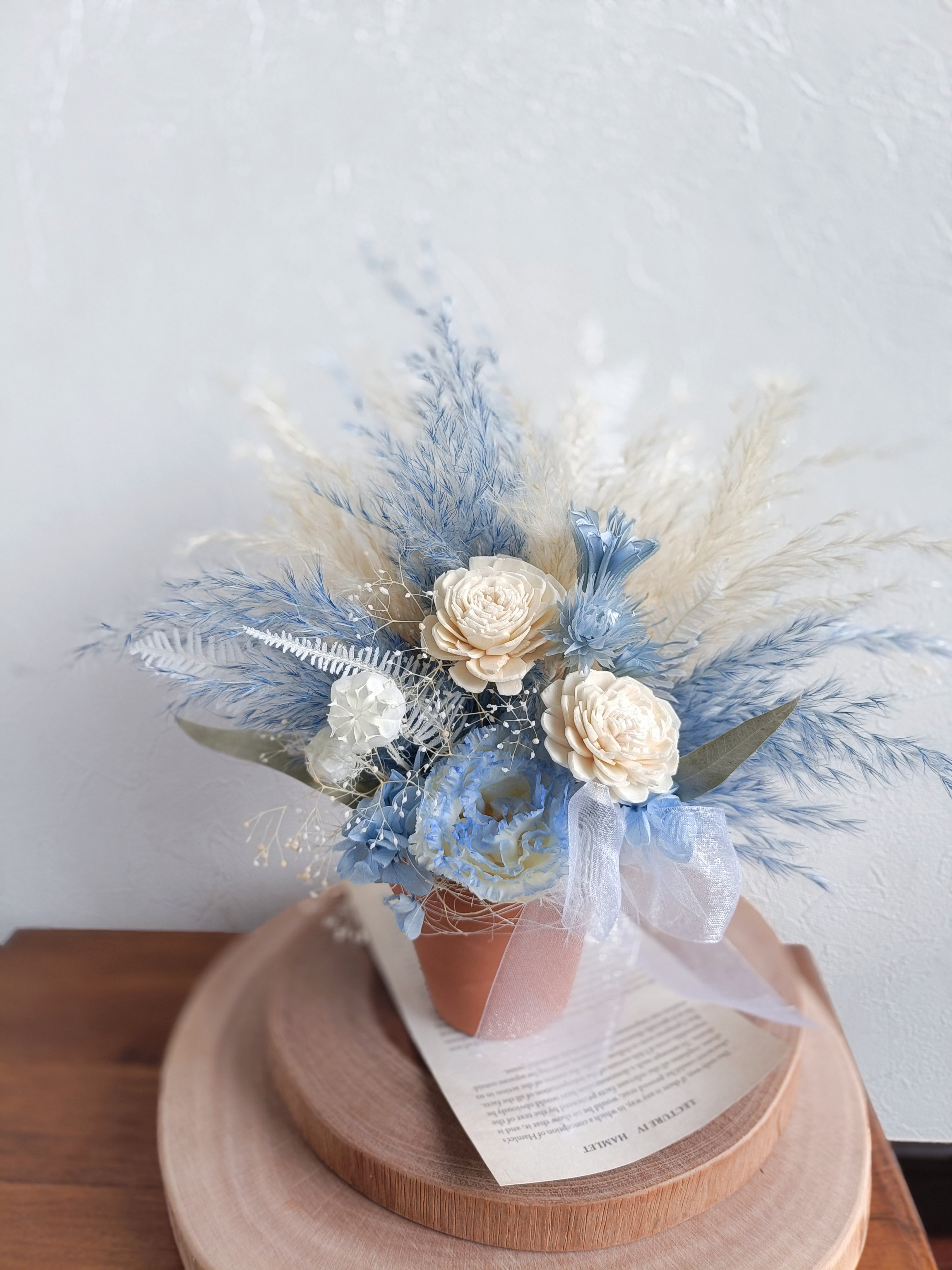 超早割 空色ブルーのアレンジメント母の日2025 水色 パンパスグラス ドライフラワー開店祝いインテリア誕生日結婚祝い