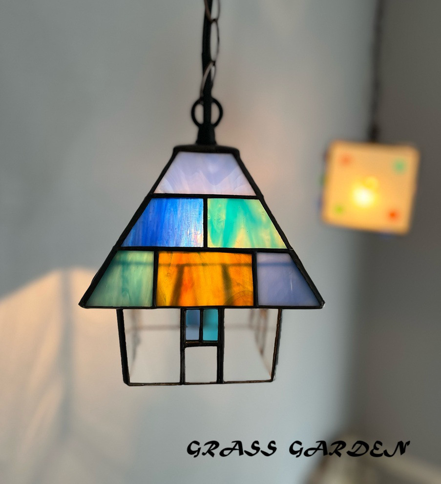 ハウス型ステンドグラスランプ(GA06)