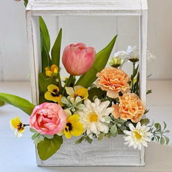 可愛い春の花々♡ボックスアレンジ〜アーティフィシャルフラワー〜フラワーギフト・ラッピング無料 5枚目の画像