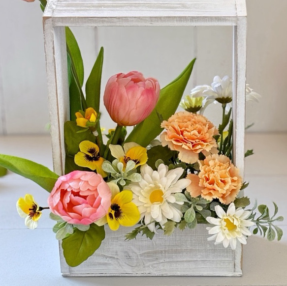 可愛い春の花々♡ボックスアレンジ〜アーティフィシャルフラワー〜フラワーギフト・ラッピング無料 5枚目の画像