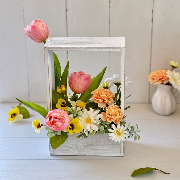 可愛い春の花々♡ボックスアレンジ〜アーティフィシャルフラワー〜フラワーギフト・ラッピング無料 2枚目の画像