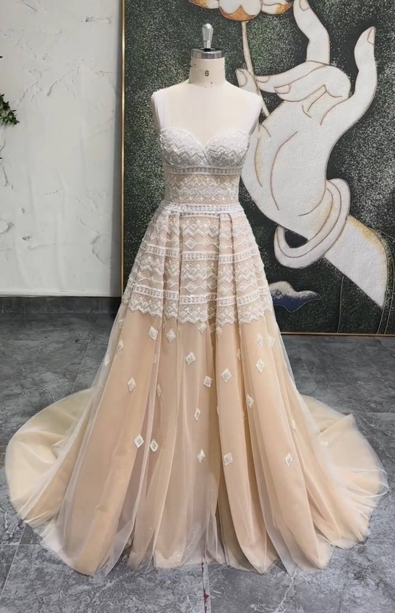 新作　カラードレス　パーティードレス　オレンジ色　ふんわりチュール　クイーンアンネック　音楽会演奏会サイズオーダー可能