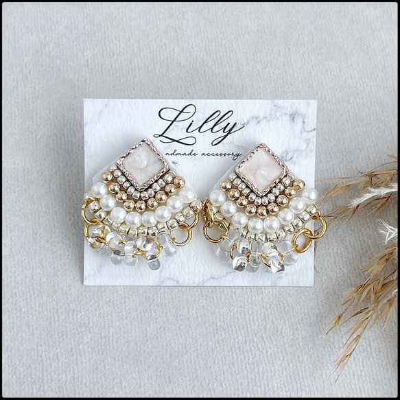 ピアス　アシンメトリー　ピンク　チャーム　長め　大ぶり　ハート　ビジュー ピアス アシンメトリー ピンク チャーム 長め 大ぶり ハート ビジュー