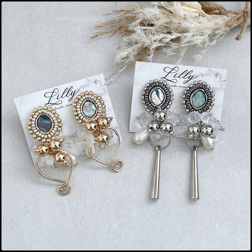 大ぶりピアス/アンティーク/ハート/ビーズ刺繍/ゴールド/揺れる/ピアス