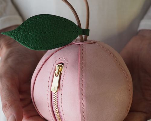 イタリア購入 作家 フィレンツェ レザー工房 牛革 花 ポーチ 一点もの　手作り イタリア購入 作家 フィレンツェ レザー工房 牛革 花 ポーチ