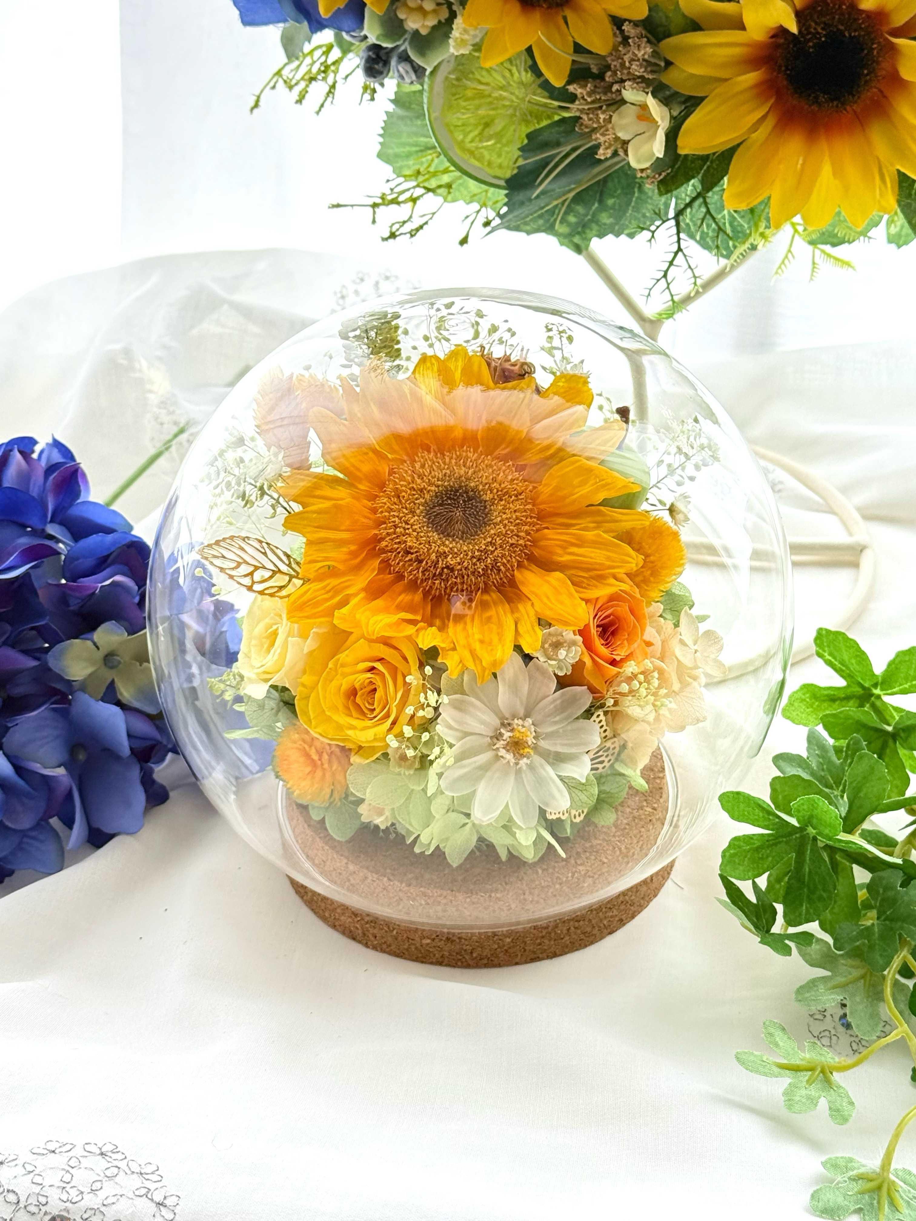 新作 ガラスドームひまわりとジニア アレンジ 母の日誕生日プレゼント 結婚新築開店還暦祝い ギフト 夏インテリア