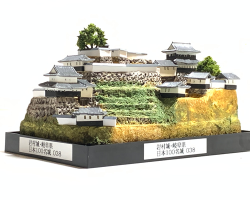 岐阜城ジオラマ，完成品 Amazon | [完成品] 日本100名城 岐阜城 ケース付き お城 模型