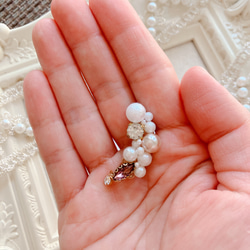 一粒ラインストーンがゆらゆら三日月ブローチ 4枚目の画像