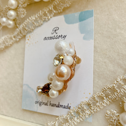 一粒ラインストーンがゆらゆら三日月ブローチ 3枚目の画像