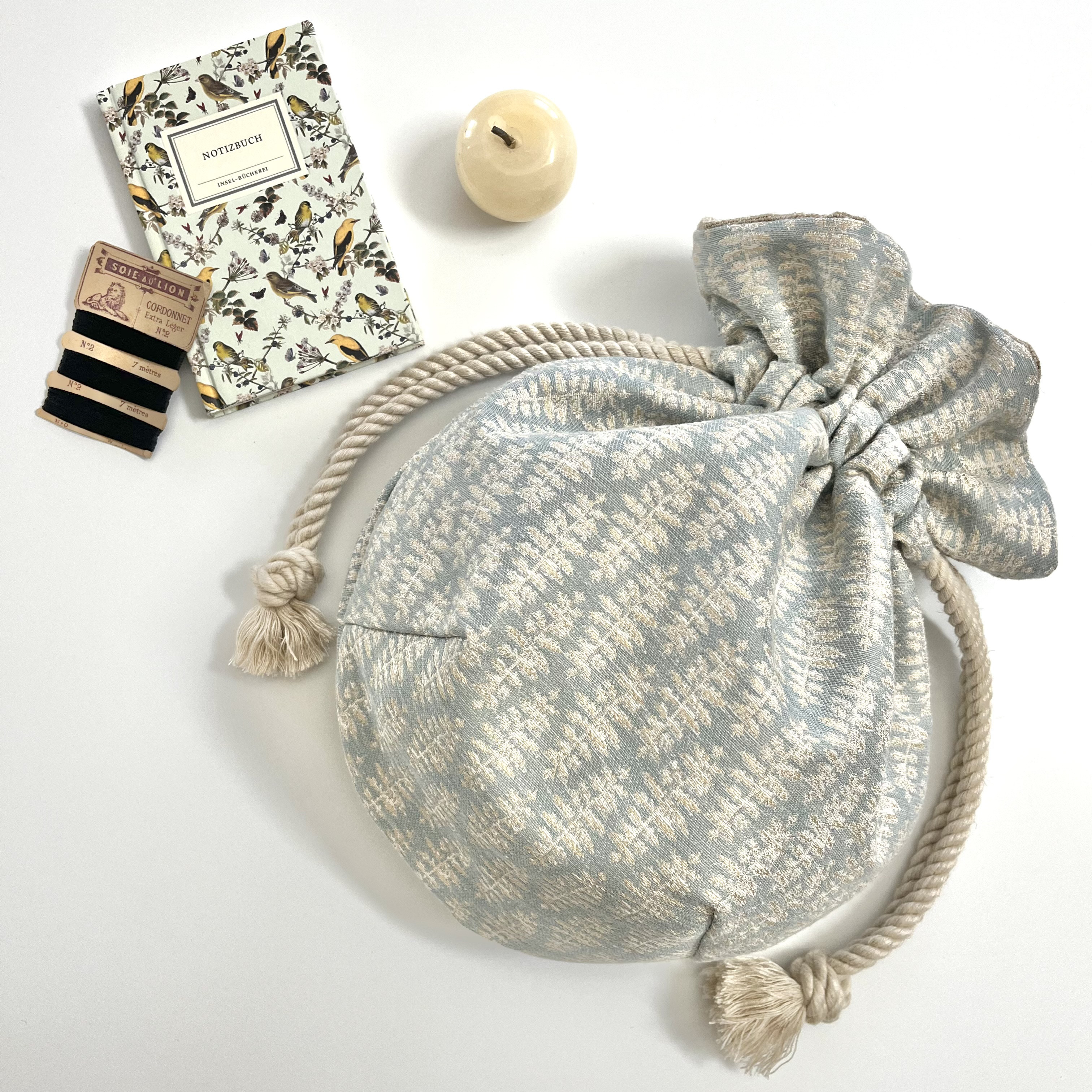 《 1点物* 》イギリス生地FIAのマニフィーク巾着バッグ ジャガード　太番手イタリアリネン ハンドバッグ ロープバッグ