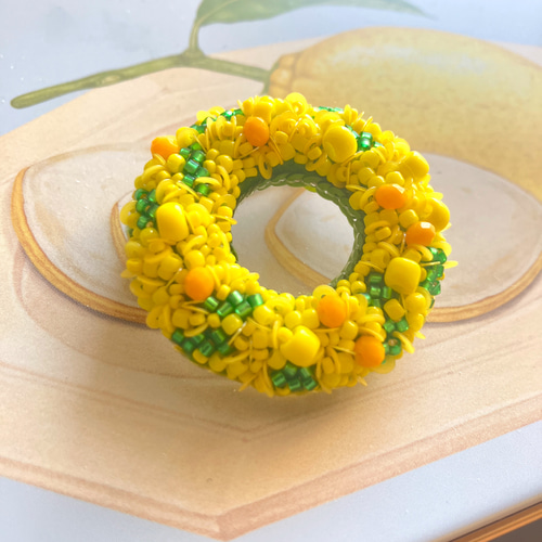 ビーズ刺繍ブローチ 大人 サークル ミモザ風 ブローチ happa 通販