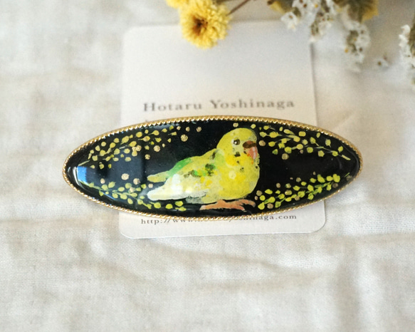 ミモザとインコのバレッタ＊手描き油彩画 2枚目の画像