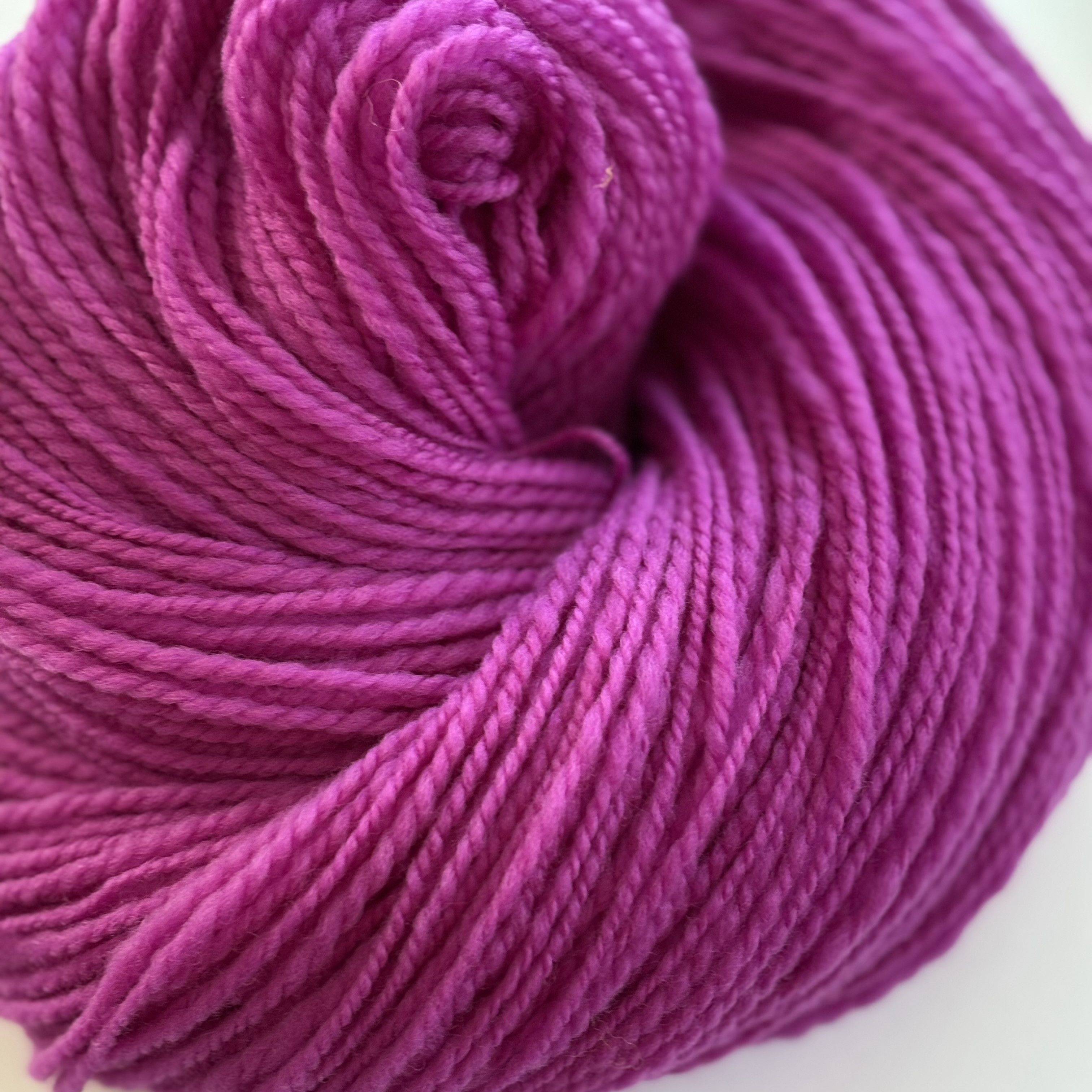 tenna + 手つむぎ毛糸 手紡ぎ糸 毛糸 単色メリノウール 紫系C ふんわり双糸 約120g #6107