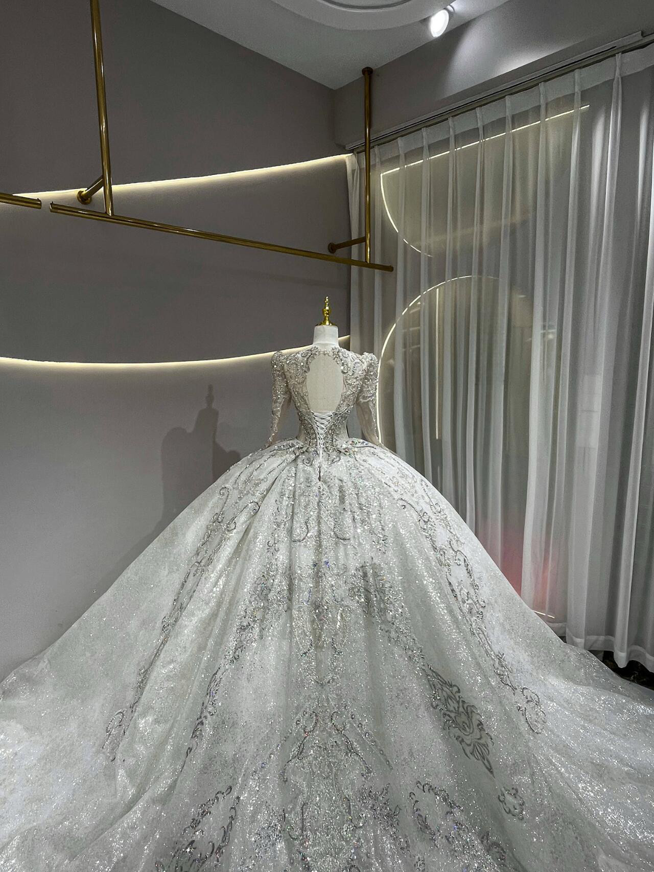 韓国風　新作　高評価続出　フレアスカート　ボリューム　エレガントなレース　編みあげサイズオーダー可能ホワイト　ブライダル