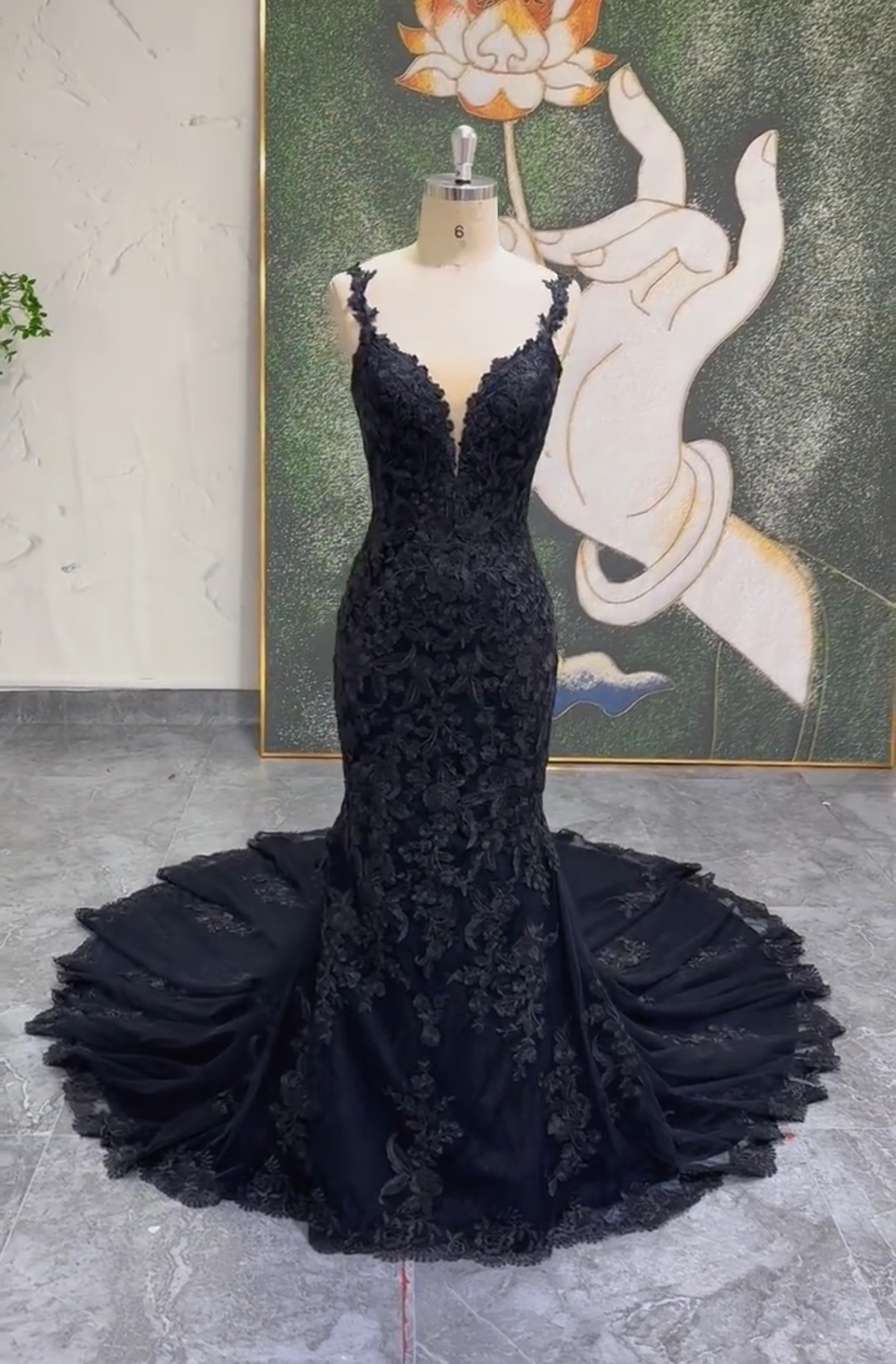 素材感を際立つ　マーメイドドレス　美しいレース　カラードレス黒　かっこいい　取外し可能トレーン　高品質パーティードレス