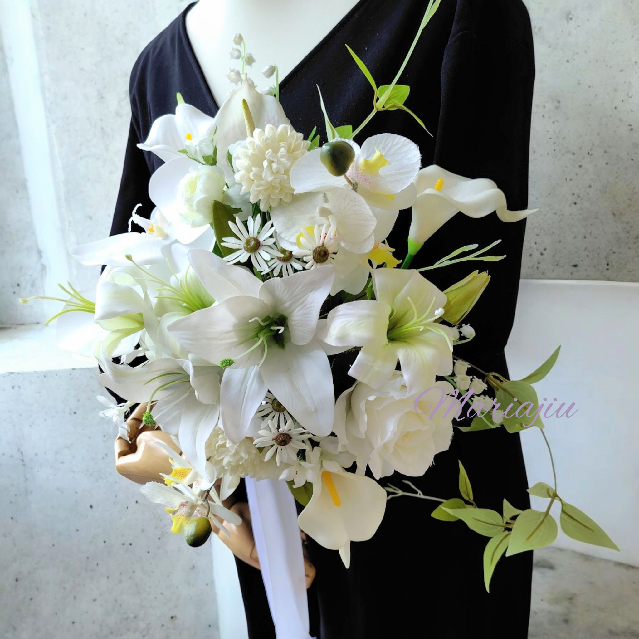 華やかなウェディングブーケ  アーティフィシャルフラワー クラッチブーケ  胡蝶蘭
