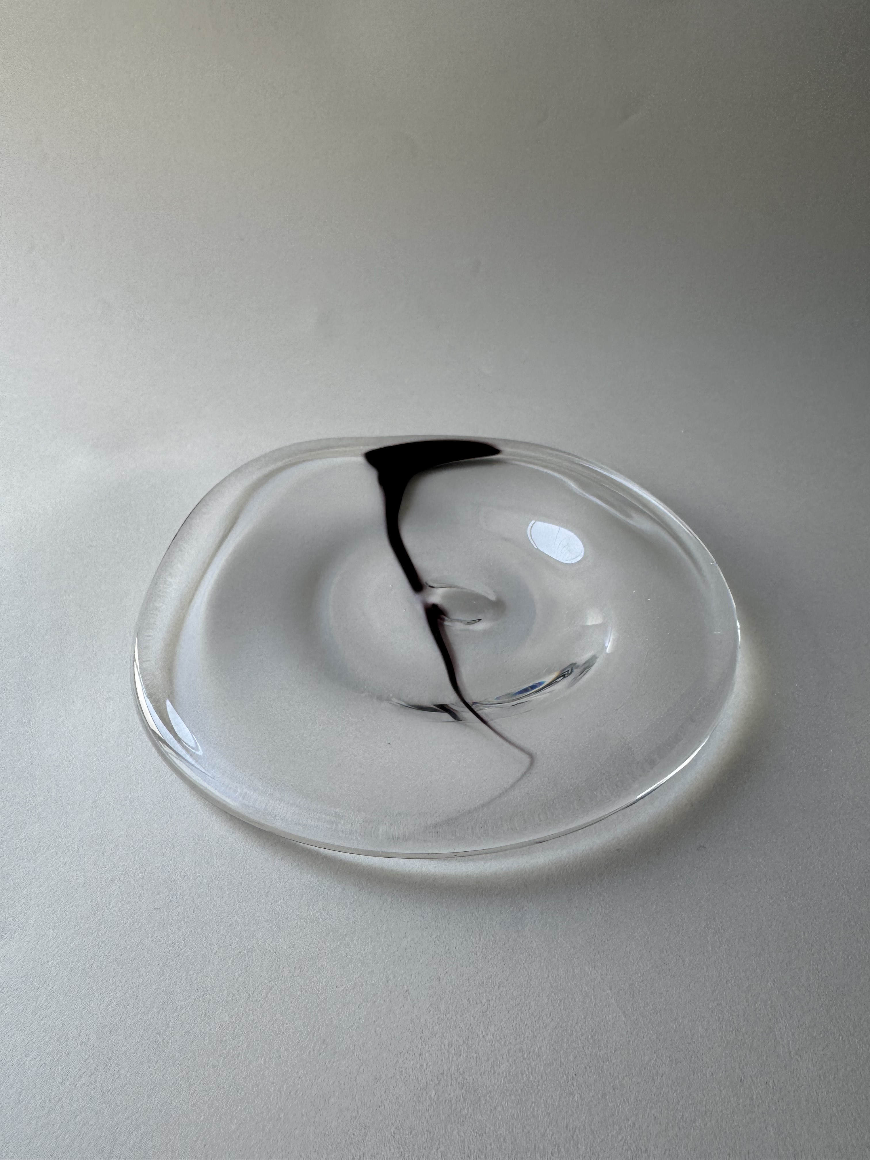 glass tray black line