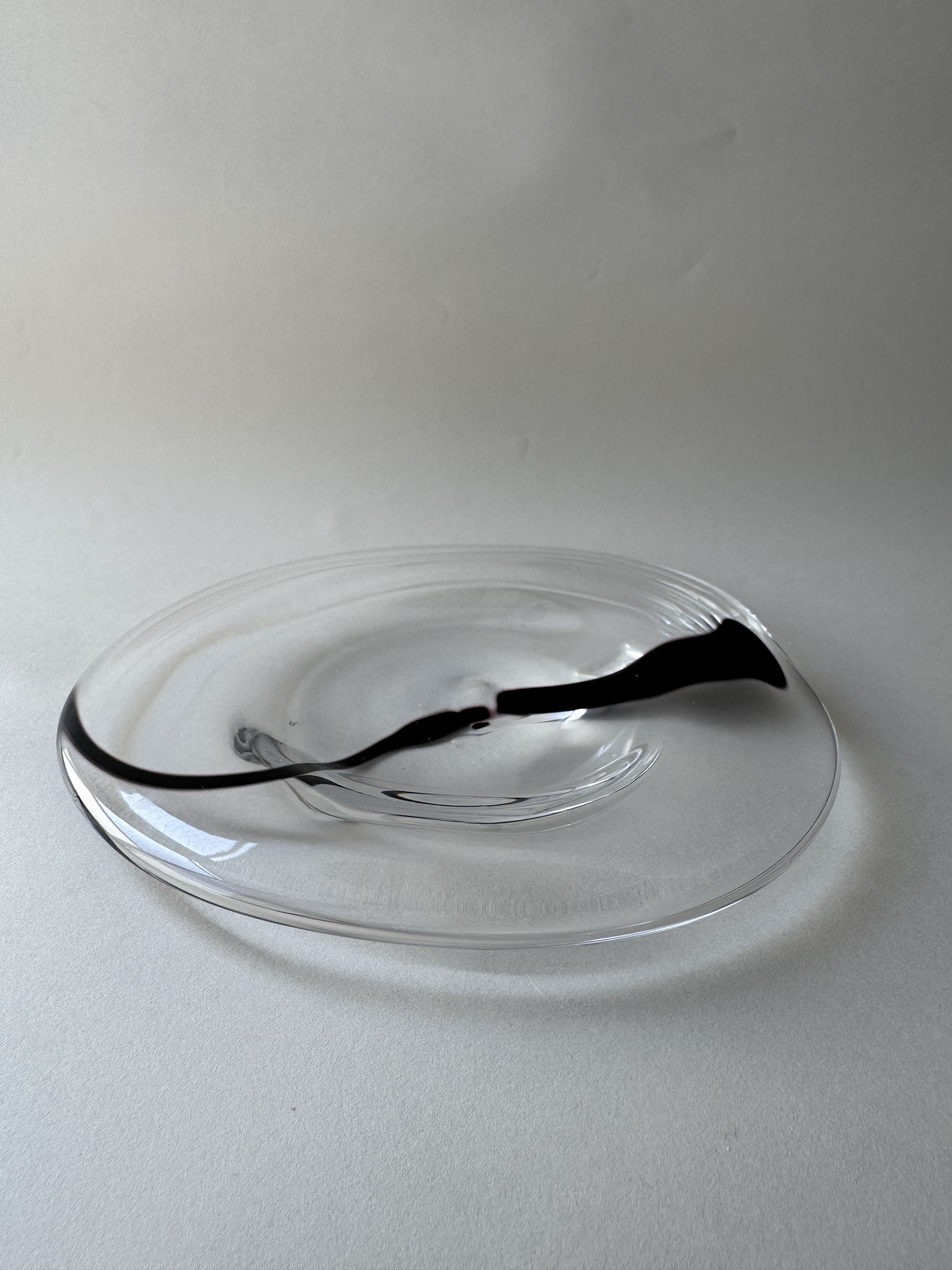 glass tray black line