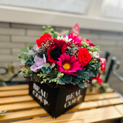 真っ赤なバラのアレンジ　プリザーブドフラワー　還暦御祝　敬老の日　ご結婚御祝 10枚目の画像