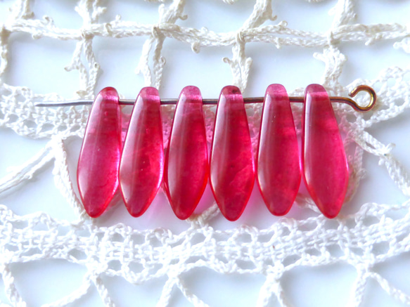 ダガー 濃い目のピンク チェコビーズCzech Glass Beads6個 ビーズ